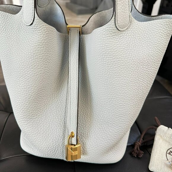 Hermès Picotin Lock 22 Bleu Pale Clemence Gold Hardware - Picture 4 of 9